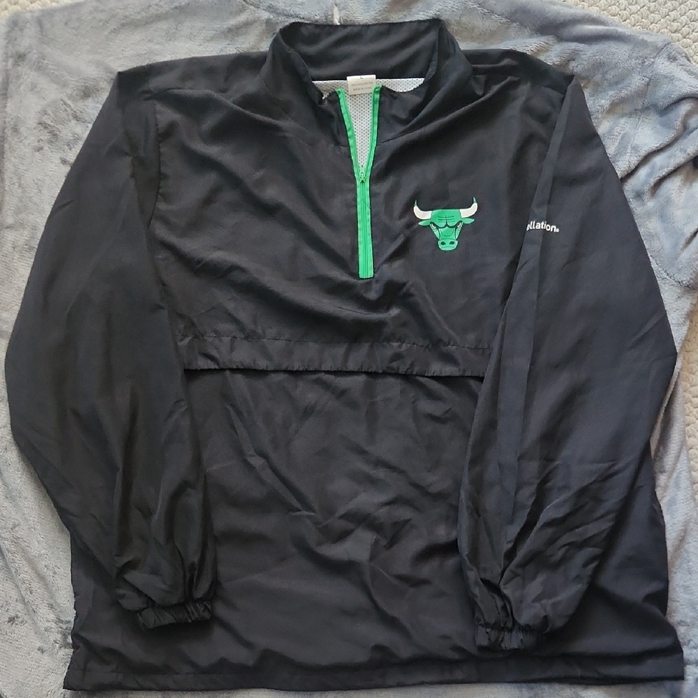Chicago Bulls Black Pullover Windbreaker with Neon Green Trim